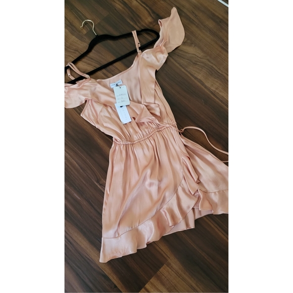 🆕️Roe + May Mini Dress 🆕️ - Picture 3 of 5